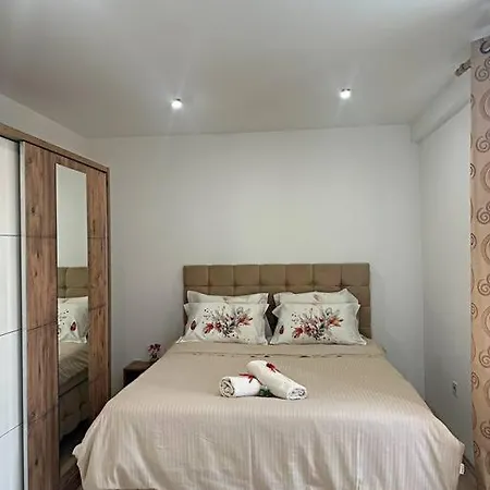 Apartment Center 4
